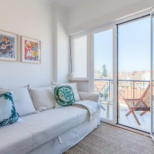 Appartement Renovated Sunny With Amazing Sunset Balcony , By Timecooler, Lisboa
