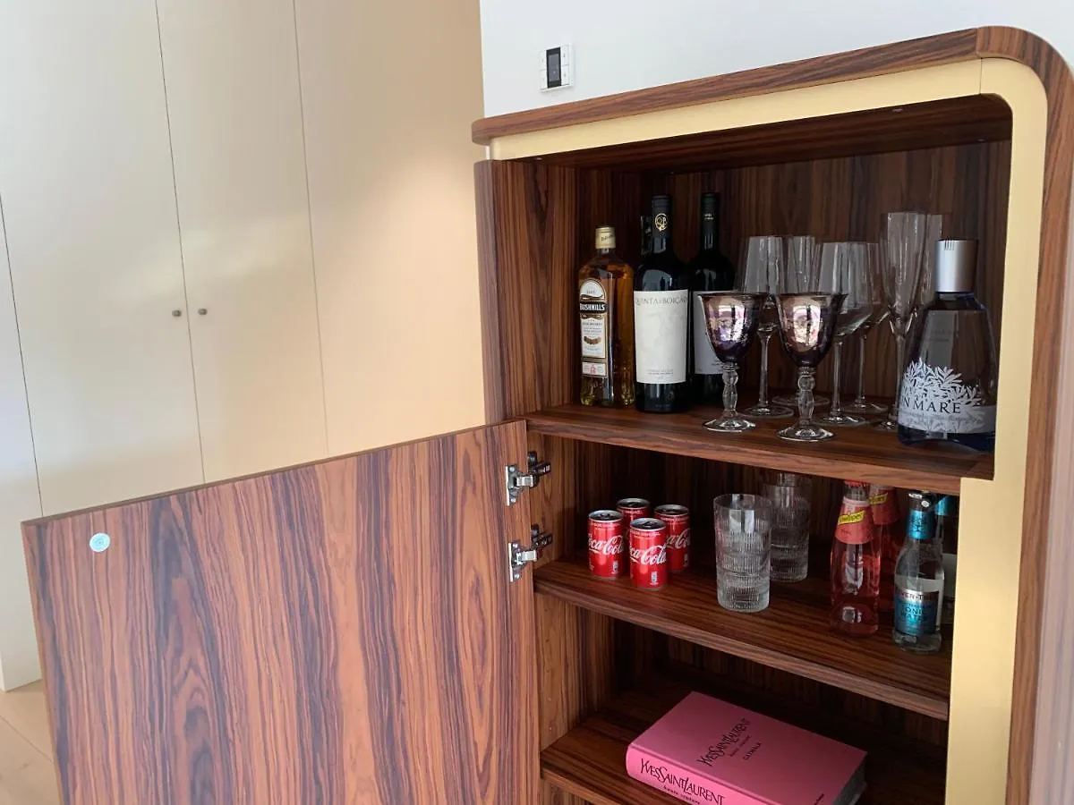 New!! Luxury Avenida Da Liberdade Flat- With Rooftop And Pool Apartment Lisbon