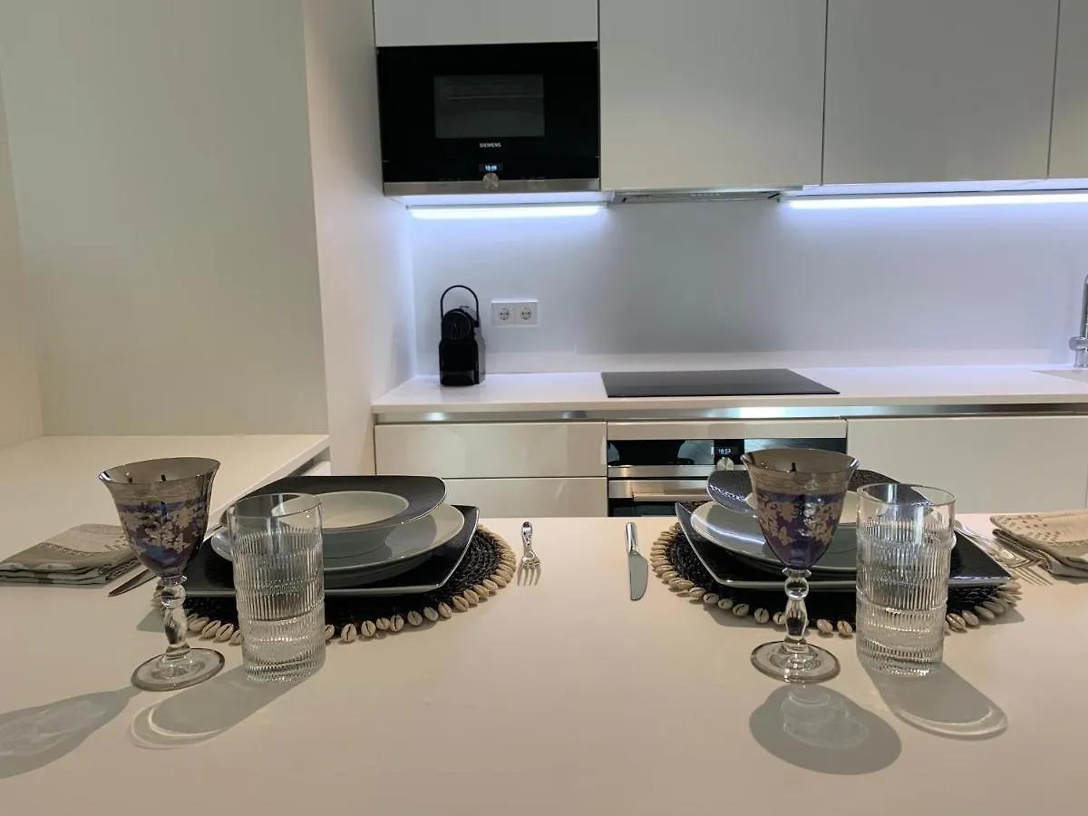 New!! Luxury Avenida Da Liberdade Flat- With Rooftop And Pool Apartment Lisbon 0*,  Portugal