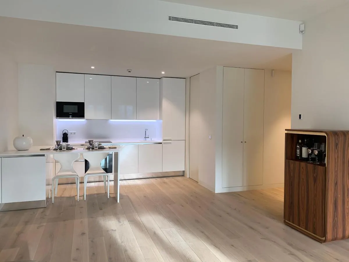 New!! Luxury Avenida Da Liberdade Flat- With Rooftop And Pool Apartment Lisbon Portugal