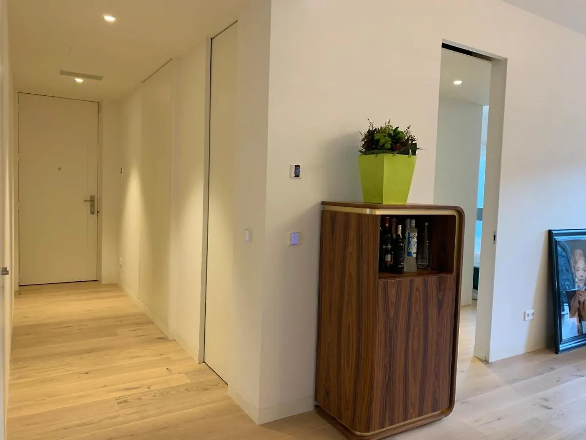 New!! Luxury Avenida Da Liberdade Flat- With Rooftop And Pool Apartment Lisbon 0*,