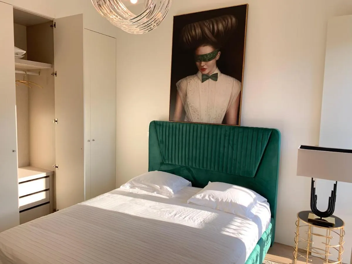 New!! Luxury Avenida Da Liberdade Flat- With Rooftop And Pool Apartment Lisbon 0*,  Portugal