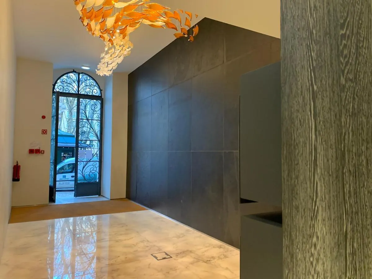New!! Luxury Avenida Da Liberdade Flat- With Rooftop And Pool Apartment Lisbon